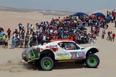 MOTORSPORT - DAKAR PERU CHILE ARGENTINA  2013 - STAGE 2 / ETAPE 2 - PISCO  (PER) TO PISCO (PER) - 06/01/2013 - PHOTO : DPPI - 
316 CHABOT RONAN ( FRANCE ) PILLOT GILLES ( FRANCE ) - SMG - TOYS MOTORS - SMG - ACTION