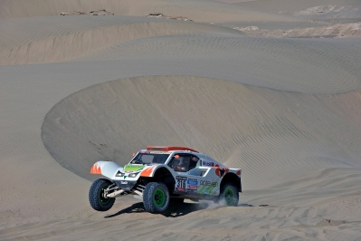 MOTORSPORT - DAKAR PERU CHILE ARGENTINA  2013 - STAGE 4 / ETAPE 4 - NAZCA (PER) TO AREQUIPA (PER) - 08/01/2013 - PHOTO : ERIC VARGIOLU / DPPI - 
316 CHABOT RONAN ( FRANCE ) PILLOT GILLES ( FRANCE ) - SMG - TOYS MOTORS - SMG - ACTION