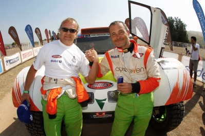 MOTORSPORT - DAKAR PERU CHILE ARGENTINA  2013 - STAGE 14 / ETAPE 14 - LA SERENA (CHI) TO SANTIAGO (CHI) - 19/01/2013 - PHOTO :  JEAN MICHEL LE MEUR / DPPI - 
CHABOT RONAN ( FRANCE ) PILLOT GILLES ( FRANCE ) - SMG - TOYS MOTORS - SMG - AMBIANCE - PORTRAIT