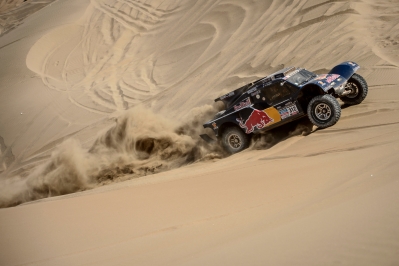 Ronan Chabot (driver) and Gilles Pillot (co-driver) race during the 10th stage of Dakar Rally from Iquique to Antofagasta, Chile on January 15th, 2014