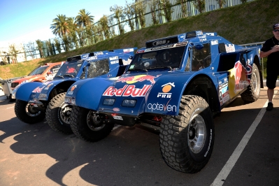 MOTORSPORT - DAKAR ARGENTINA BOLIVIA CHILE  2014 - SCRUTINEERING / VERIFICATIONS - ROSARIO (ARG) - 02/01/2014 - PHOTO : GIGI SOLDANO / DPPI - CHABOT RONAN (FRA) - SMG - AMBIANCE PORTRAIT