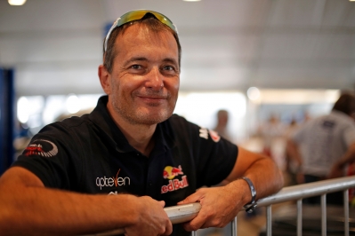 MOTORSPORT - DAKAR ARGENTINA BOLIVIA CHILE  2014 - SCRUTINEERING / VERIFICATIONS - ROSARIO (ARG) - 02/01/2014 - PHOTO :  FRANCOIS FLAMAND / DPPI - CHABOT RONAN (FRA) - SMG - AMBIANCE PORTRAIT