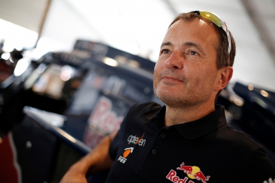 MOTORSPORT - DAKAR ARGENTINA BOLIVIA CHILE  2014 - SCRUTINEERING / VERIFICATIONS - ROSARIO (ARG) - 02/01/2014 - PHOTO :  FRANCOIS FLAMAND / DPPI - CHABOT RONAN (FRA) - SMG - AMBIANCE PORTRAIT