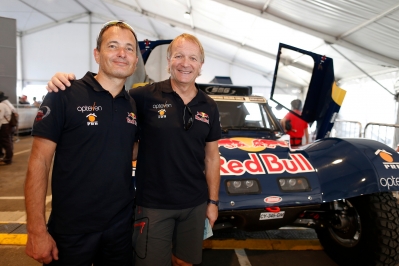 MOTORSPORT - DAKAR ARGENTINA BOLIVIA CHILE  2014 - SCRUTINEERING / VERIFICATIONS - ROSARIO (ARG) - 02/01/2014 - PHOTO :  FRANCOIS FLAMAND / DPPI - CHABOT RONAN (FRA) - SMG - AMBIANCE PORTRAIT