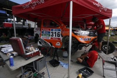 316 CHABOT Ronan (fra) PILLOT Gilles (fra) TOYOTA ambiance during the Dakar 2016 Argentina,  Bolivia, Etape 8 / Stage 8, Salta - Belen,  from  January 11, 2016 - Photo Florent Gooden / DPPI