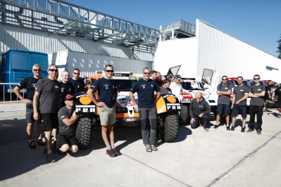 CHABOT Ronan (Fra) Smg ambiance GACHE Philippe (Fra) Smg ambiance during the Dakar 2015 Argentina Bolivia Chile, Scrutineering / VÃ©rifications from January 1st to 3rd 2015 at Buenos Aires, Argentina. Photo Francois Flamand / DPPI