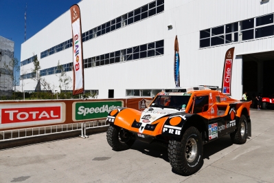 CHABOT Ronan (Fra) Smg ambiance during the Dakar 2015 Argentina Bolivia Chile, Scrutineering / VÃ©rifications from January 1st to 3rd 2015 at Buenos Aires, Argentina. Photo Florent Gooden / DPPI