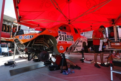 CHABOT RONAN (fra) TOYOTA ambiance portrait during the Dakar 2016 Argentina,  Bolivia, JournÃ©e de repos / Rest day - Salta,  from  January 10, 2016 - Photo Gregory Lenormand / DPPI