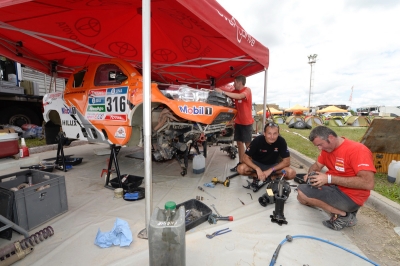 316 CHABOT Ronan (fra) PILLOT Gilles (fra) TOYOTA ambiance during the Dakar 2016 Argentina,  Bolivia, Etape 7 - Stage 7, Uyuni - Salta,  from  January 9, 2016 - Photo Eric Vargiolu / DPPI
