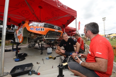 316 CHABOT Ronan (fra) PILLOT Gilles (fra) TOYOTA ambiance during the Dakar 2016 Argentina,  Bolivia, Etape 7 - Stage 7, Uyuni - Salta,  from  January 9, 2016 - Photo Eric Vargiolu / DPPI