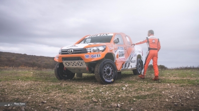 toys-motors-hilux-dakar-1582b