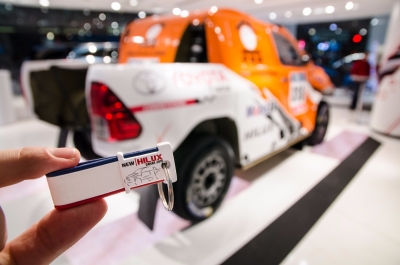 toys-motors-hilux-dakar-1285